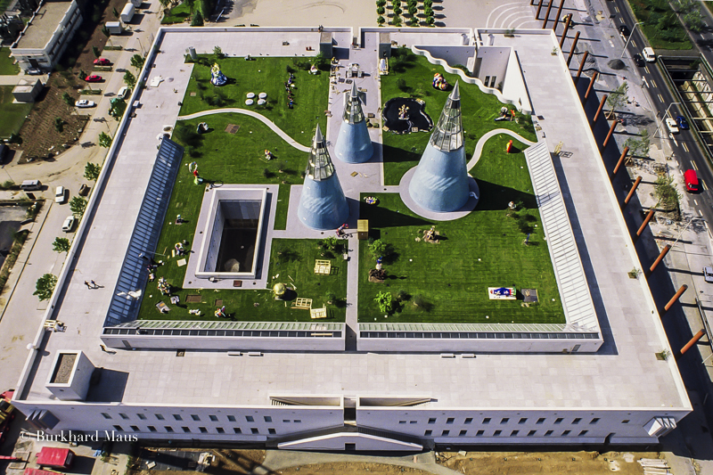 Niki de Saint Phalle, Kunst- und Ausstellungshalle der Bundesrepublik Deutschand, Bundeskunsthalle
