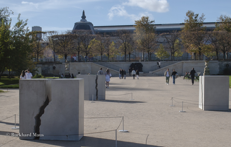 Christoph Weber, "Gegenstück series", Paris+ par Art Basel, Jardin des Tuileries, Paris