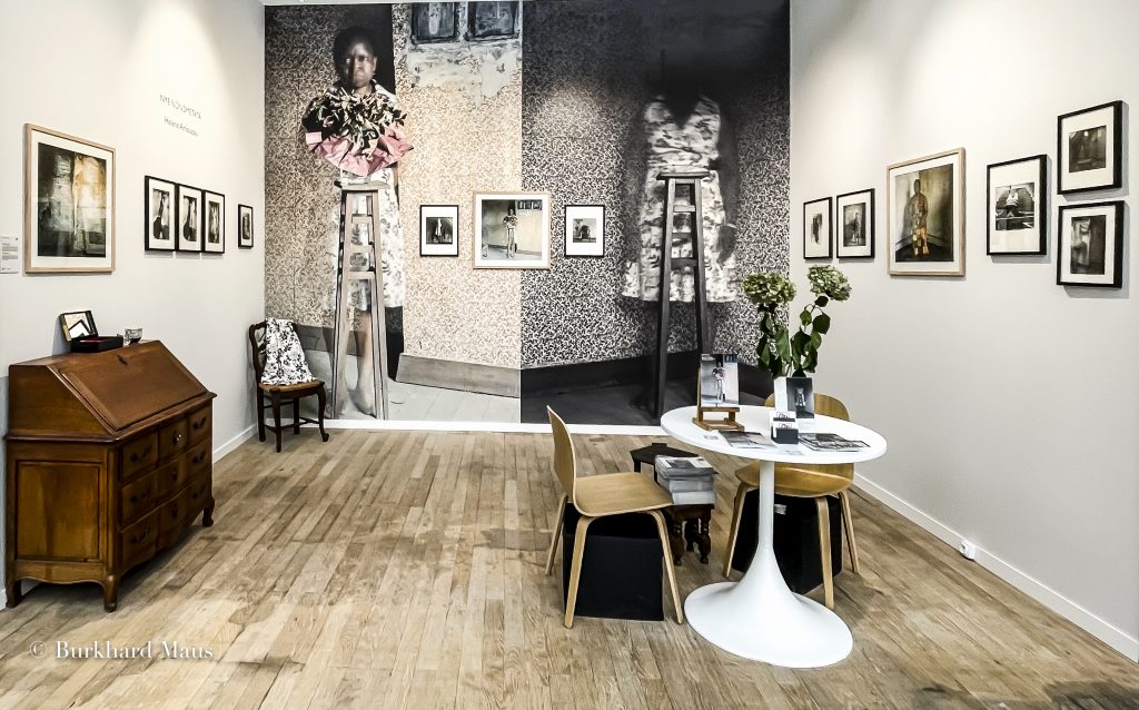 Hélène Amouzou, "Nye nɔnɔmetata", Galerie Carole Kvasnevski, Paris Photo 2024, Paris